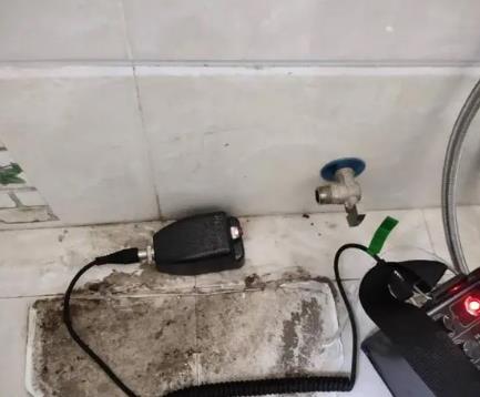 鹿泉屋顶漏水维修公司分享下卫生间漏水的危害及解决方法